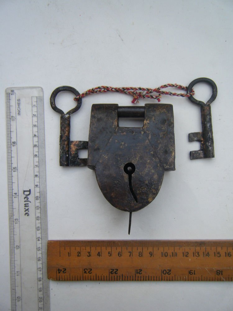 Original Old Iron Lock Antique Handmade Heavy Pad Lock Rare India Working #1519