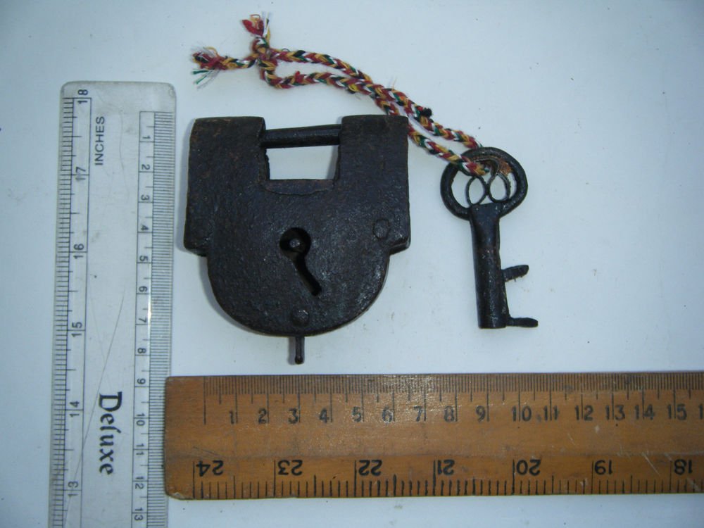 Original Old Iron Lock Antique Handmade Heavy Pad Lock Rare India Working #1506
