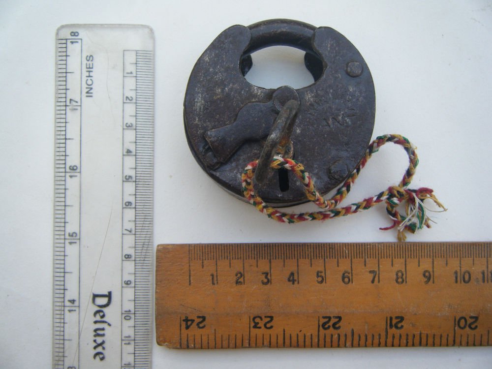 Original Old Iron Lock Antique Handmade Heavy Pad Lock Rare India Working #1538