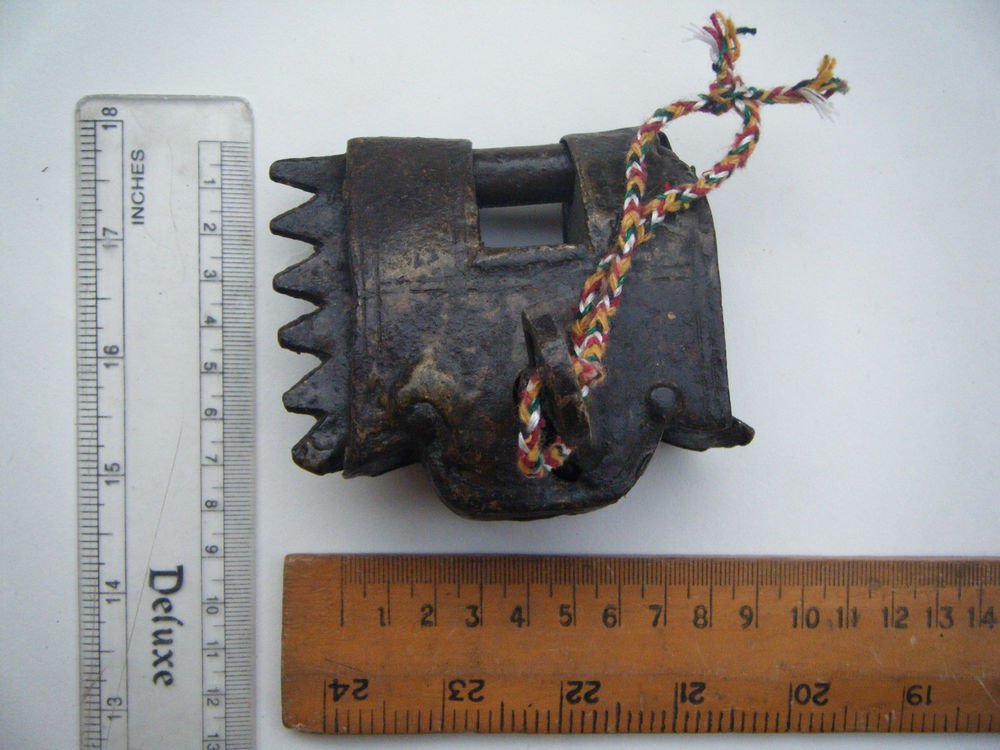 Original Old Iron Lock Antique Handmade Heavy Pad Lock Rare India Working #1525