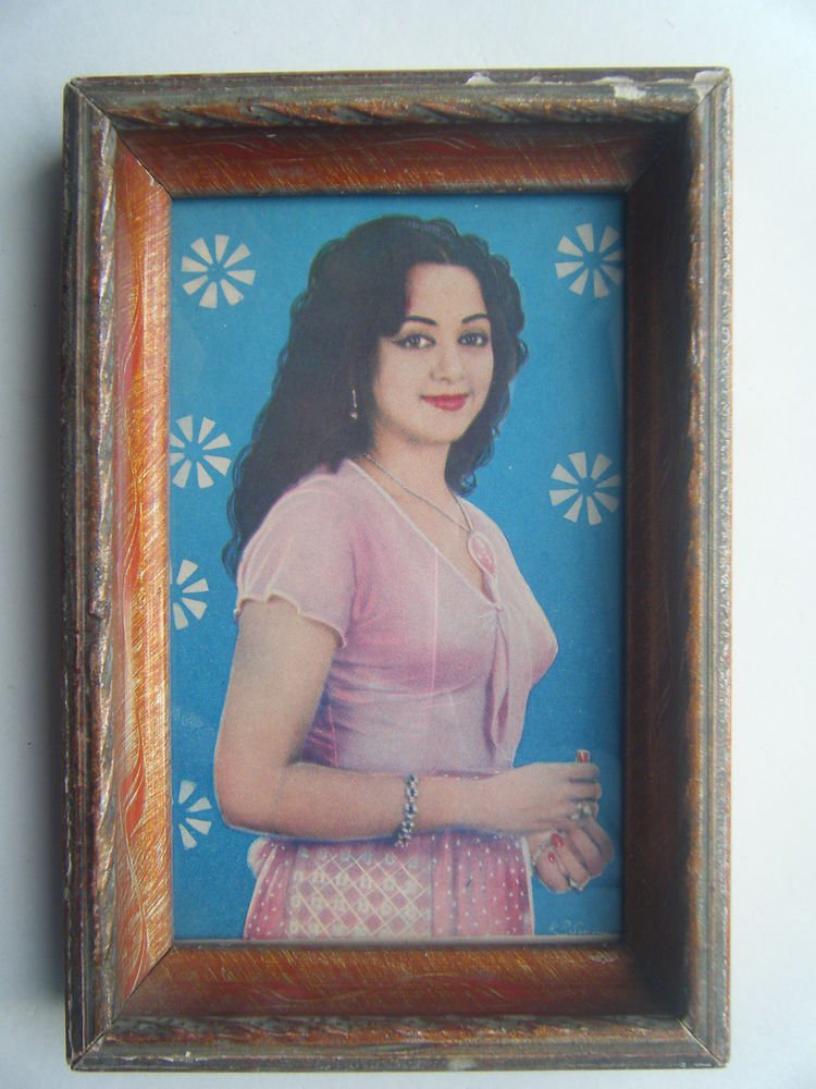 Bollywood Actress Heroin Collectible Old Print in Old Wooden Frame India #2749