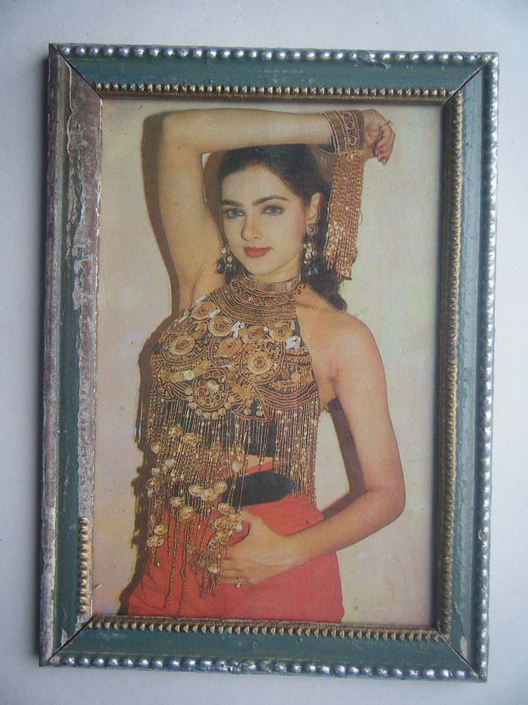 Bollywood Actress Heroin Collectible Old Print in Old Wooden Frame India #2740