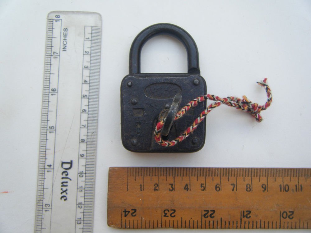 Original Old Iron Lock Antique Handmade Heavy Pad Lock Rare India Working #1540