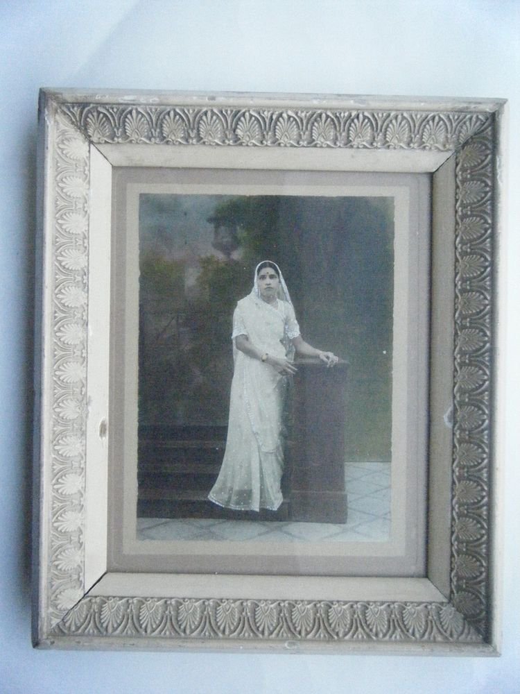 Original Old Hand Colour Photograph Beautiful Photo in Old Wooden Frame #2679