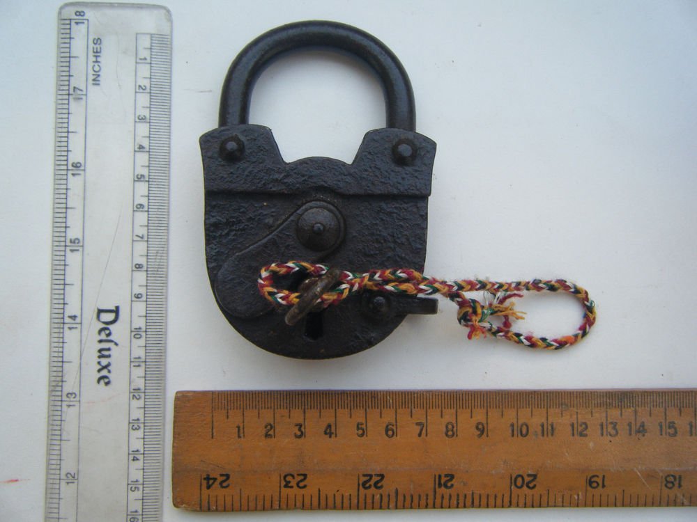 Original Old Iron Lock Antique Handmade Heavy Pad Lock Rare India Working #1541