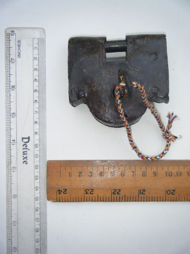 Original Old Iron Lock Antique Handmade Heavy Pad Lock Rare India Working #1520
