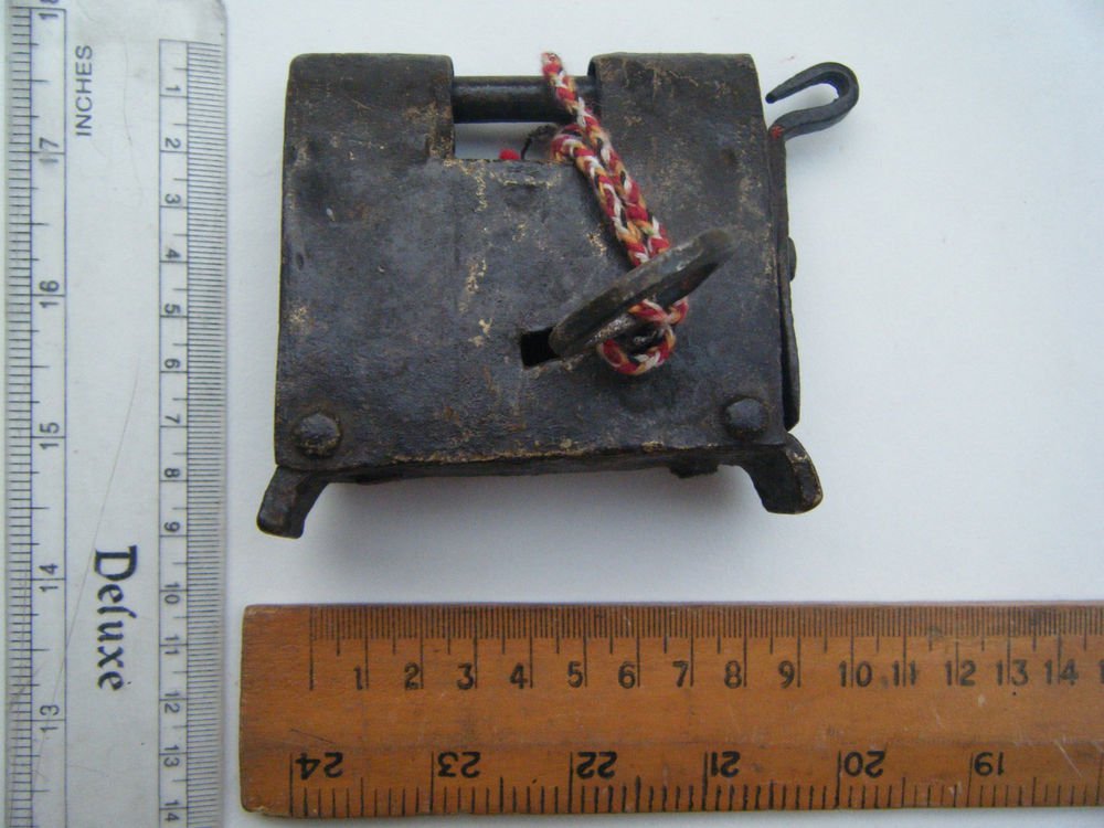 Original Old Iron Lock Antique Handmade Heavy Pad Lock Rare India Working #1524