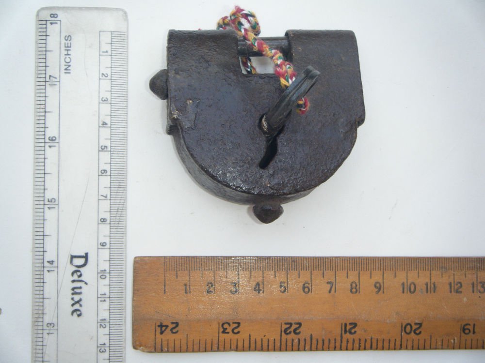 Original Old Iron Lock Antique Handmade Heavy Pad Lock Rare India Working #1531