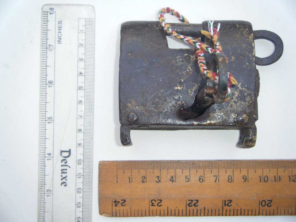 Original Old Iron Lock Antique Handmade Heavy Pad Lock Rare India Working #1529