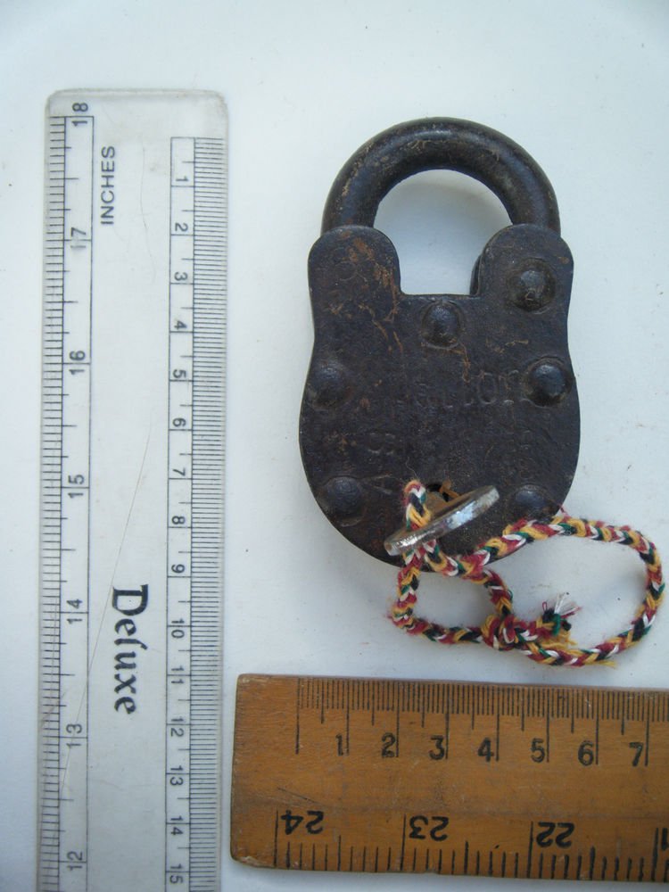 Original Old Iron Lock Antique Handmade Heavy Pad Lock Rare India Working #1517
