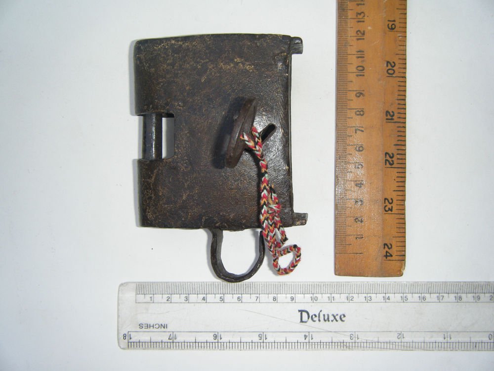 Original Old Iron Lock Antique Handmade Heavy Pad Lock Rare India Working #1521