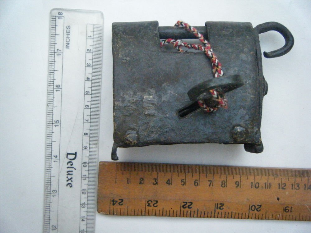 Original Old Iron Lock Antique Handmade Heavy Pad Lock Rare India Working #1523