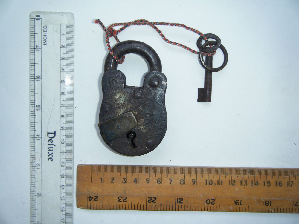 Original Old Iron Lock Antique Handmade Heavy Pad Lock Rare India Working #1511