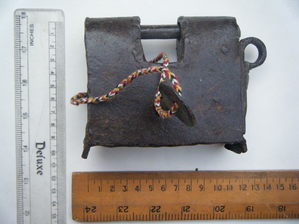 Original Old Iron Lock Antique Handmade Heavy Pad Lock Rare India Working #1527
