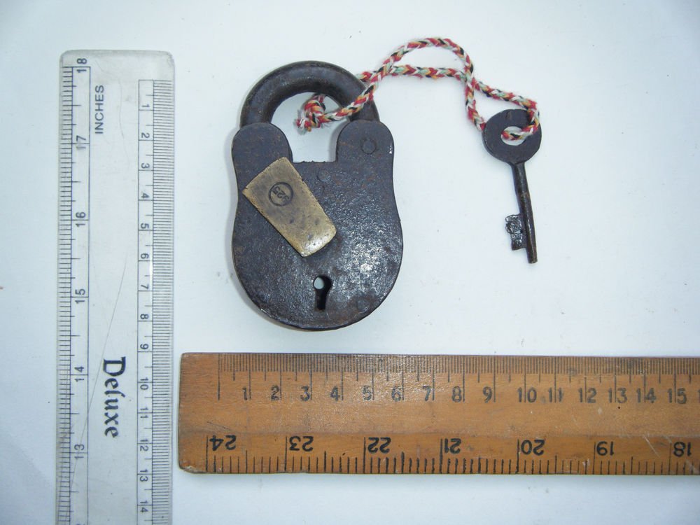 Original Old Iron Lock Antique Handmade Heavy Pad Lock Rare India Working #1510