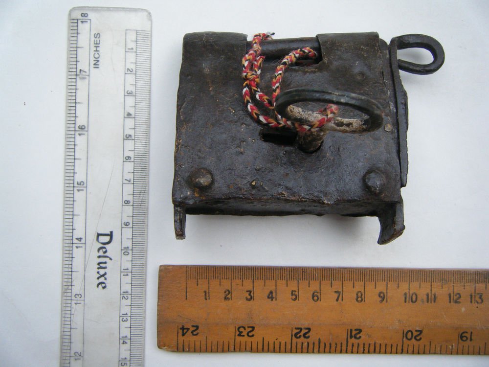 Original Old Iron Lock Antique Handmade Heavy Pad Lock Rare India Working #1548