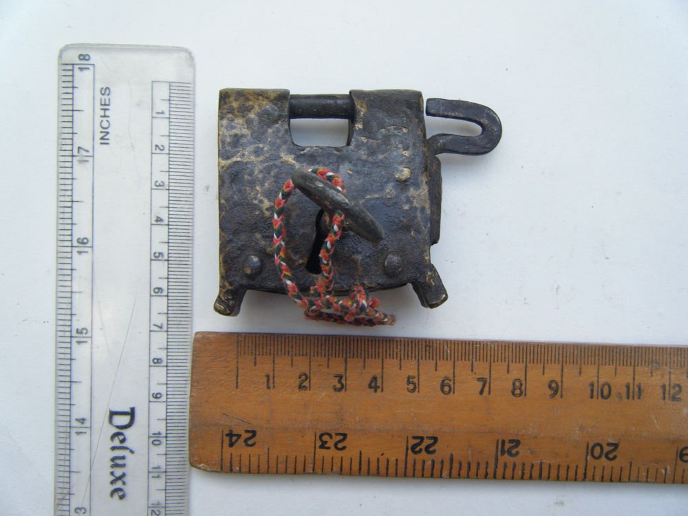 Original Old Iron Lock Antique Handmade Heavy Pad Lock Rare India Working #1508