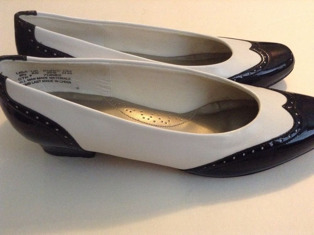 Genuine Soft Style by Hush Puppies Women Black White Wing Tips Size 8 N