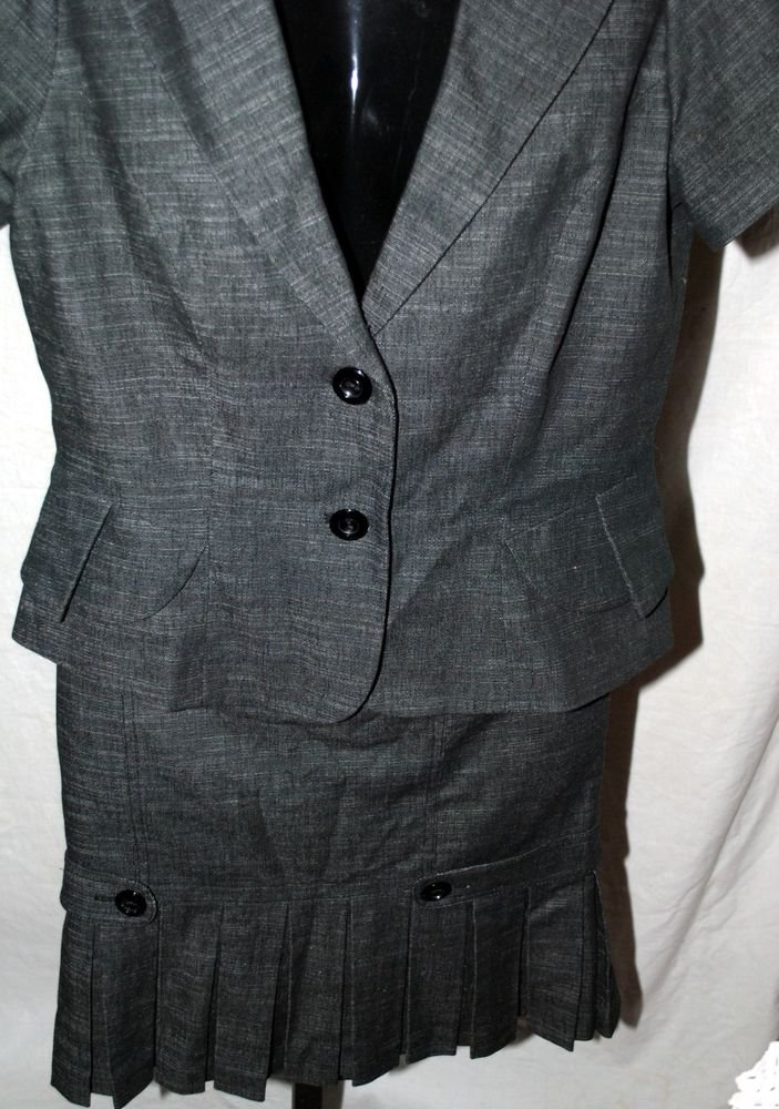 AGB Gray 2 Piece Matching Outfit Top And Pleated Skirt Set Sz 8