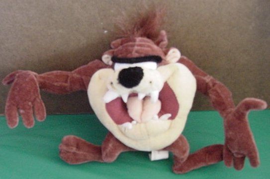 Six Flags Taz Tasmanian Devil Stuffed Plush 6"