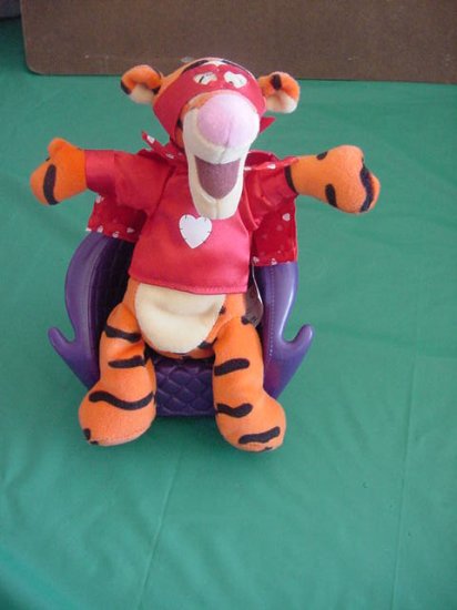 Tigger Super Lover Beanie Stuffed Plush 7" Pooh