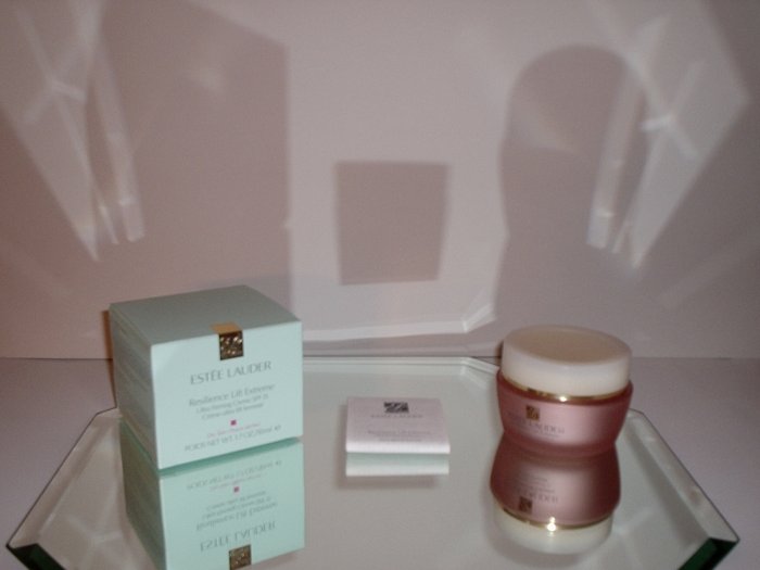 Estee Lauder Reslilience Lift Extreme Ultra Firming Creme SPF15, 1.7oz / 50 ml