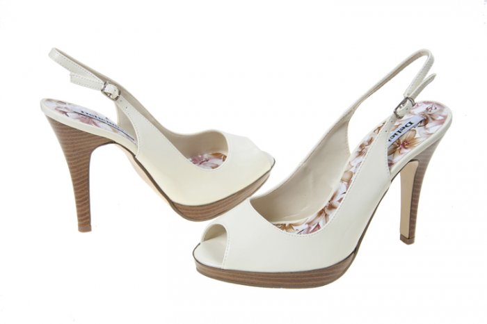 Delicious Ivory Patent Sling Back Dress Heels "6.5"