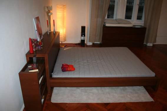 Apt - 01 / SINGLE Room / BEDROOM / Booking for 1 Night /