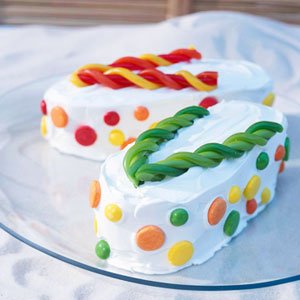WHITE CAKE