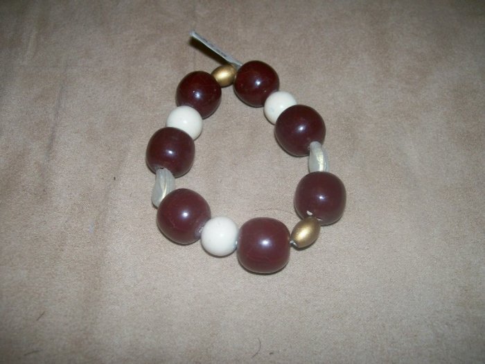 Dark red and white bead bracelet