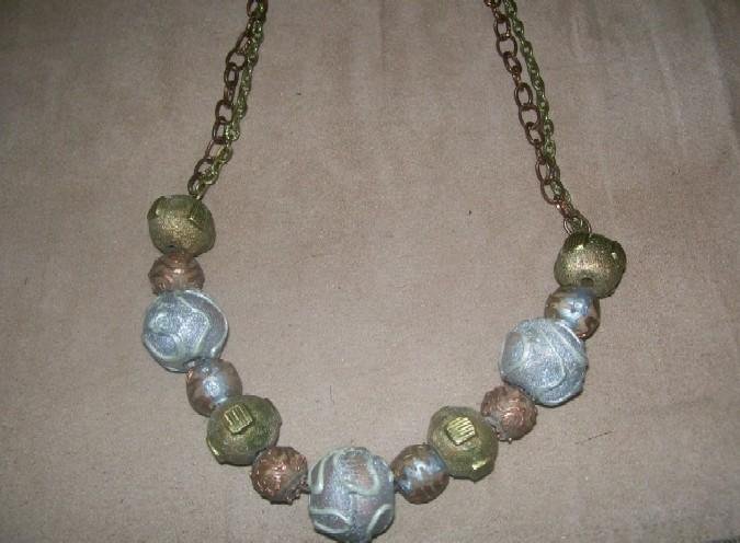 Metal Bauble Necklace