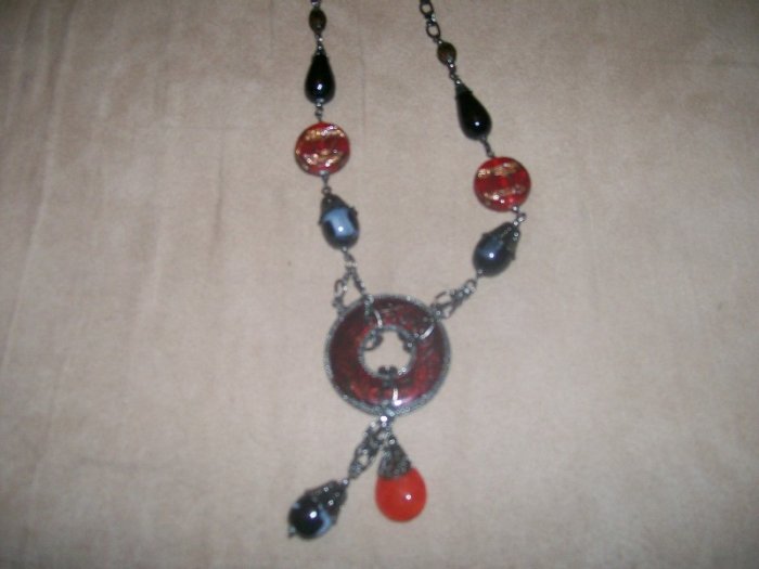 Smooth Circular stone Pendant Necklace