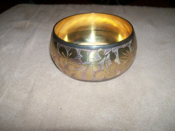 Gold Leaf patterned bracelet