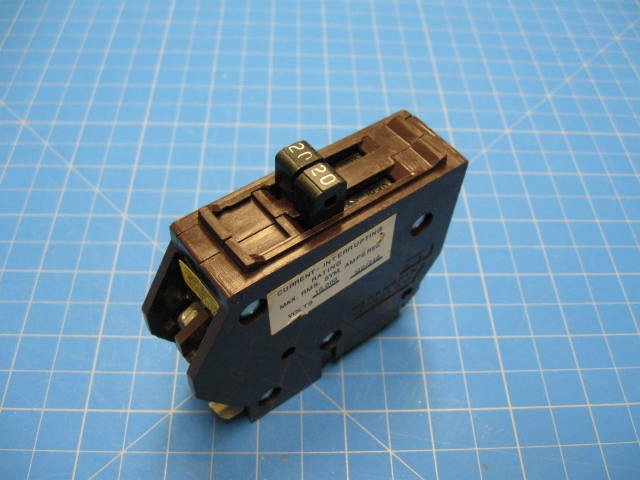 20 AMP WADSWORTH Twin Tandem Duplex 1 Pole Breaker for two 120 Volt