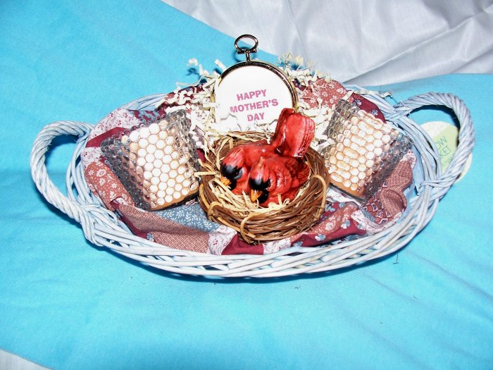 Cardinals Nesting Gift Basket - GScnb