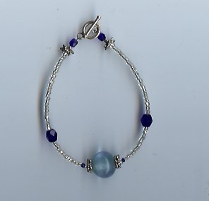 Bluish White Glow Bead Bracelet-EAbwg