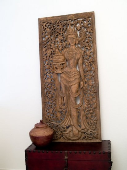 Woman Carving - MEwc