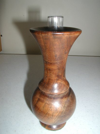 Walnut Vase - WAwa