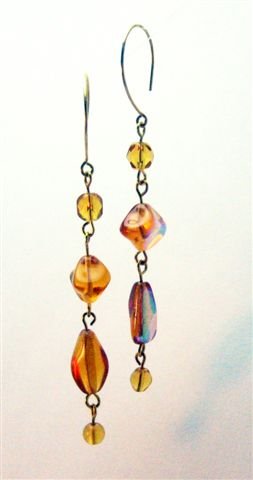 Gold Queen Earrings - UEgq