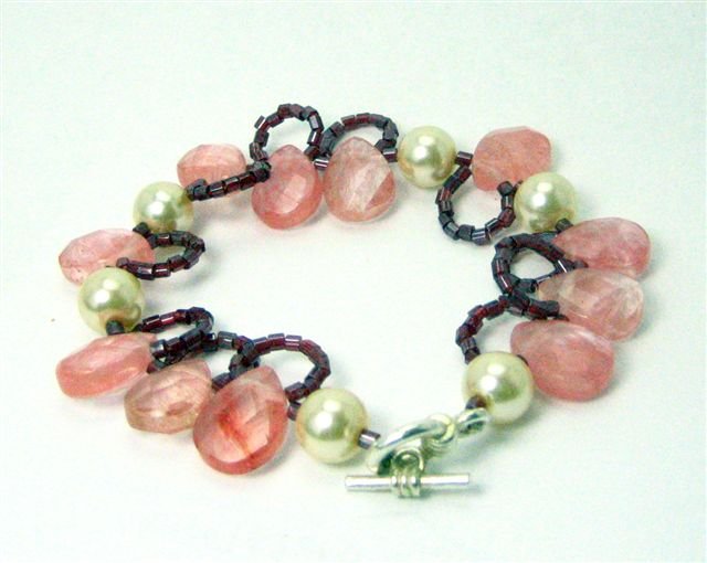 Pearls and Pink Bracelet - UEpp