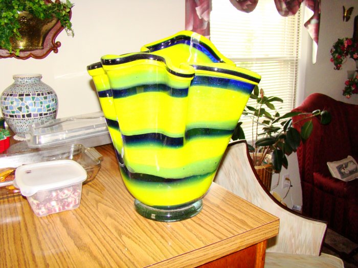 Striped Hand-Blown Glass Vase - MXsv