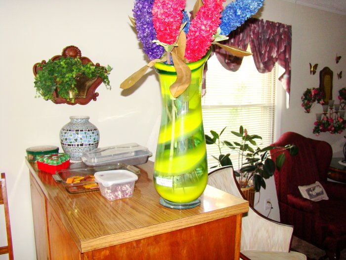 Green & Yellow Hand-Blown Glass Vase - MXgyv