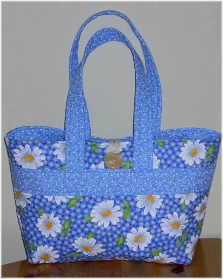 Blue Daisy Quilted Purse - KK01223333