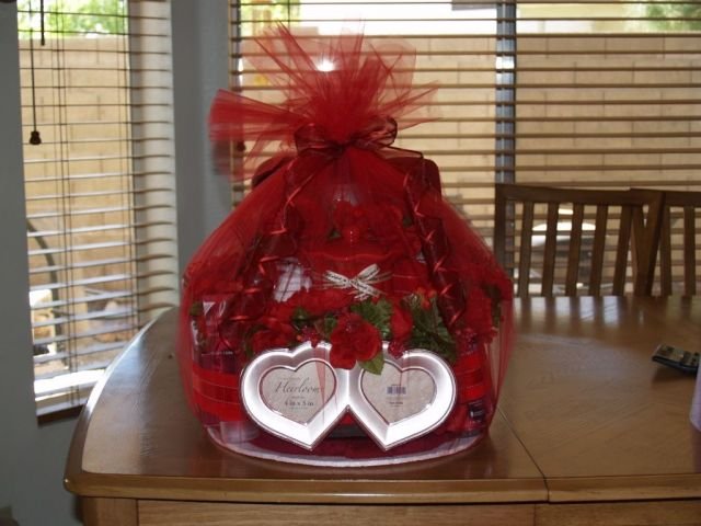 Red Bridal Towel Cake - THrb