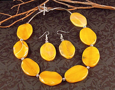 Yellow agate
