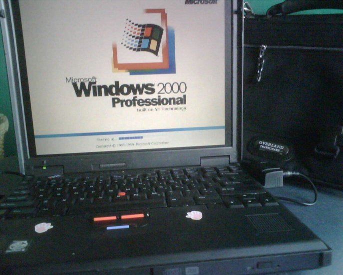 IBM Thinkpad 600E/ P2-400mhz/ 20gb/ cdrw/dvdrw win 2k laptop
