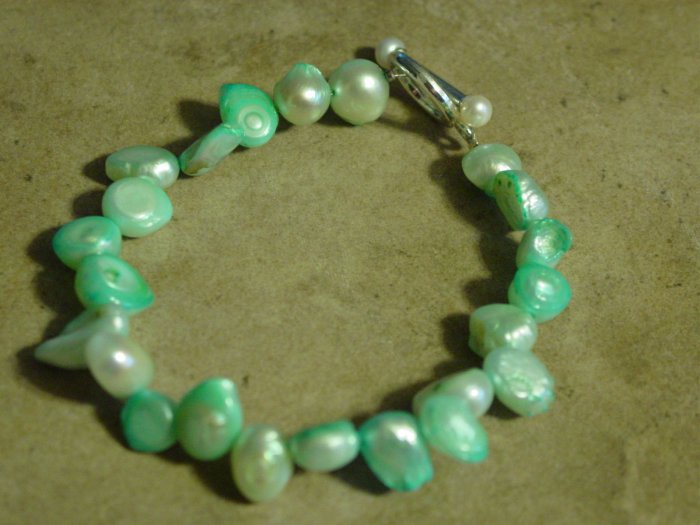 Beautiful freshwater pearl bracelet