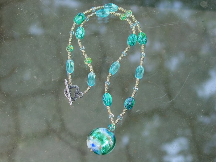 colors of the sea necklace