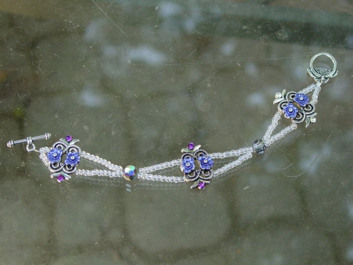Vintage style beaded bracelet