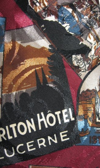Royal Knight necktie French hotels pattern